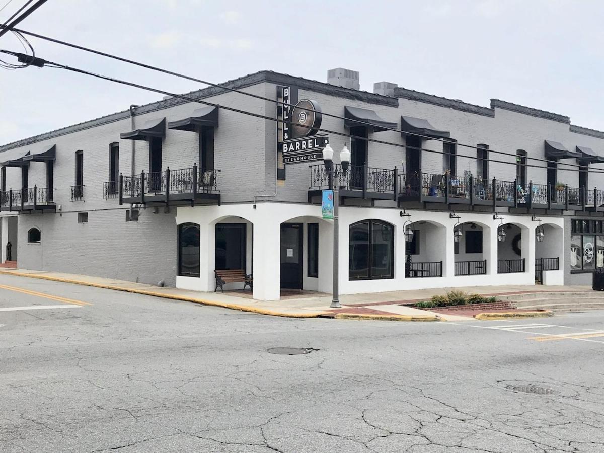Appartamento Eagle Exec Loft In Downtown Statesboro Esterno foto